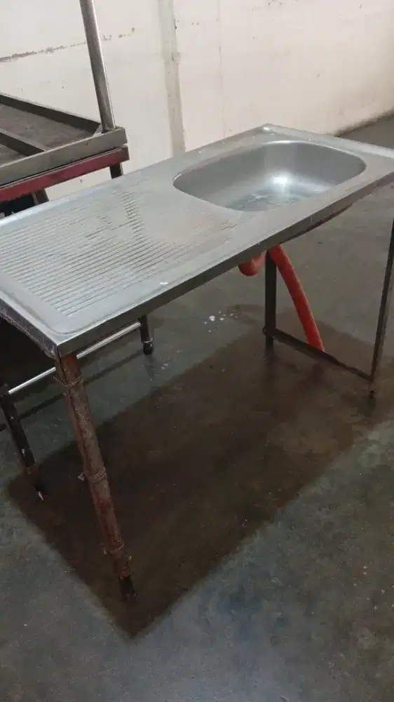 Tempat cuci piring