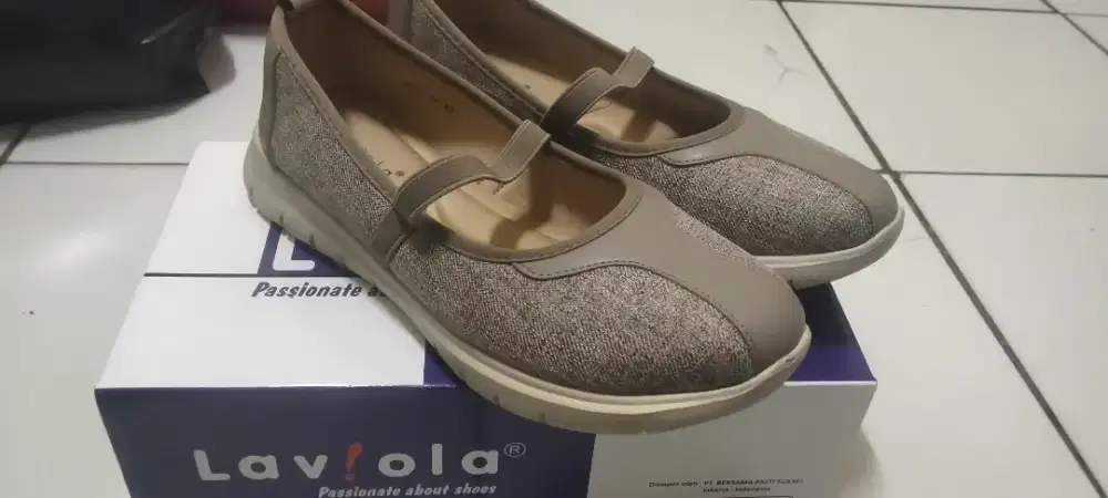 Sepatu Slipon Wanita Laviola
