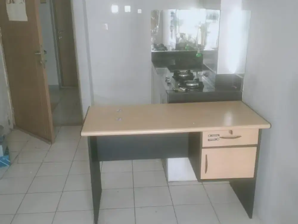 Disewakan Apartemen Gading Icon SEMI FURNISH Dekat Lift Lantai Tinggi Ada BALKON dan BATHTUB
