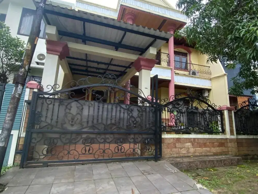 Dijual Rumah Besar 2 Lantai Siap Huni di BSD Selangkah dari Pasar Modern