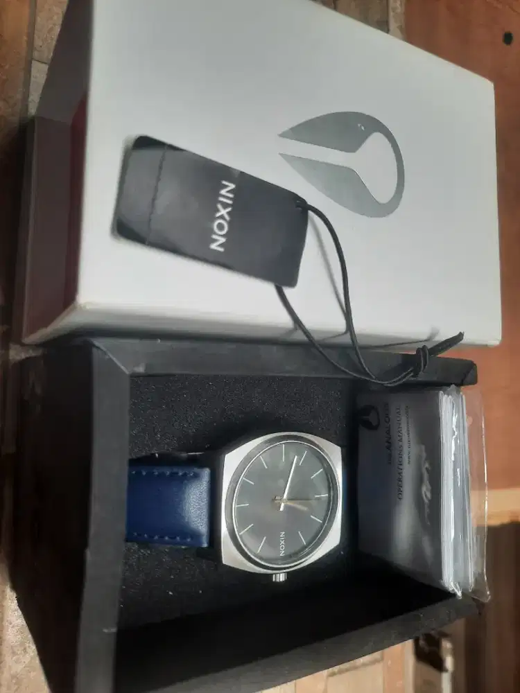 Jam tangan Nixon