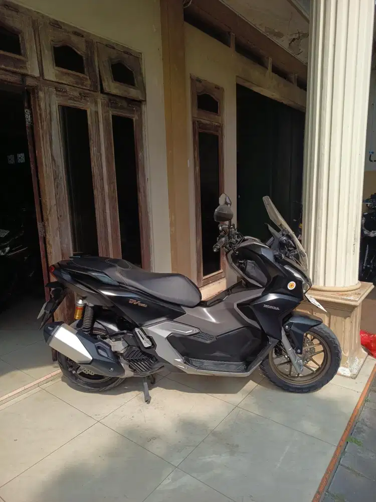 Adv 160 abs hitam doff 2024 gbm