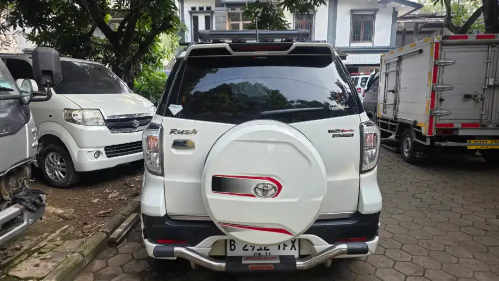 TOYOTA RUSH ULTIMO 2016 PUTIH MANUAL