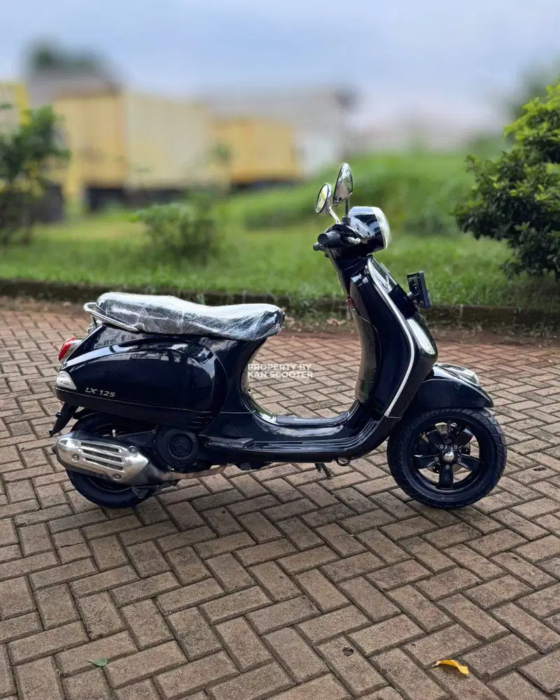VESPA LX 125 IGET 2018 BERGARANSI