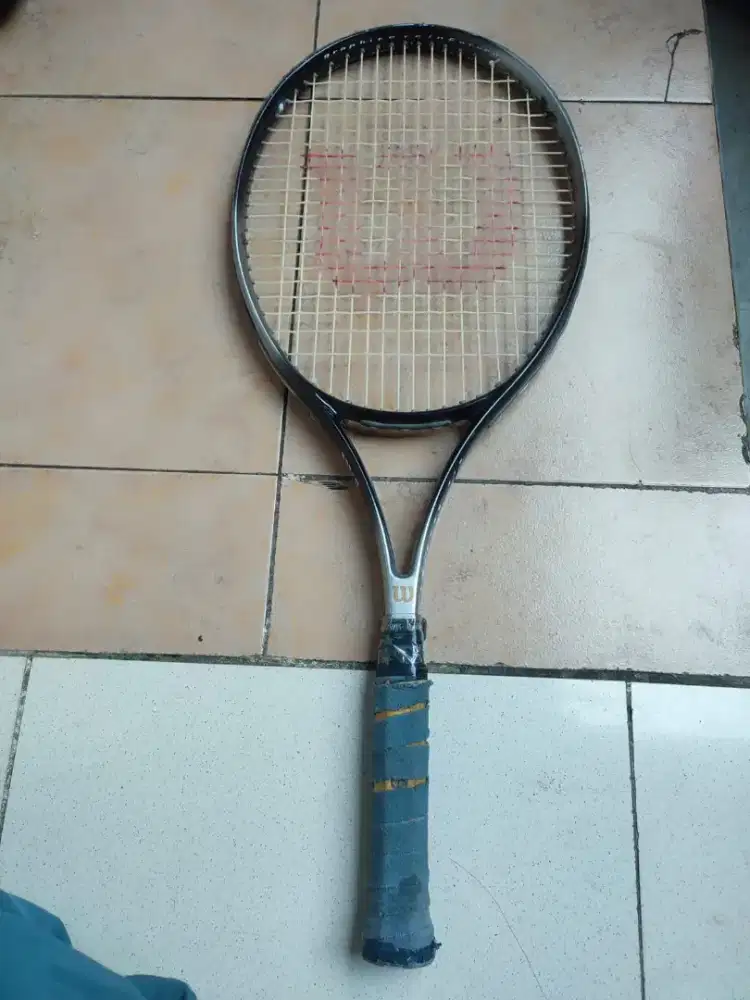 Jual raket tennis Wilson 110