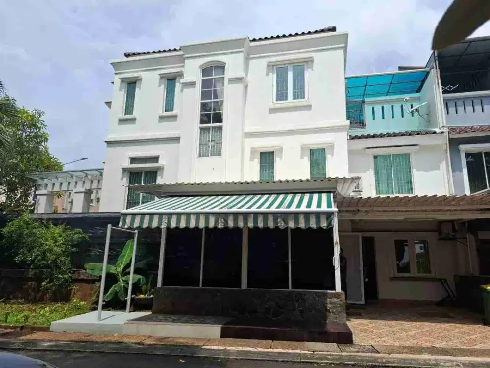For rent/disewakan Rumah hook cluster  semi furnish Di Kelapa Gading Barat.