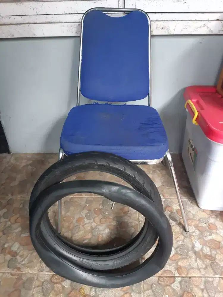 KURSI BEKAS & BAN MOTOR KONDISI APA ADANYA