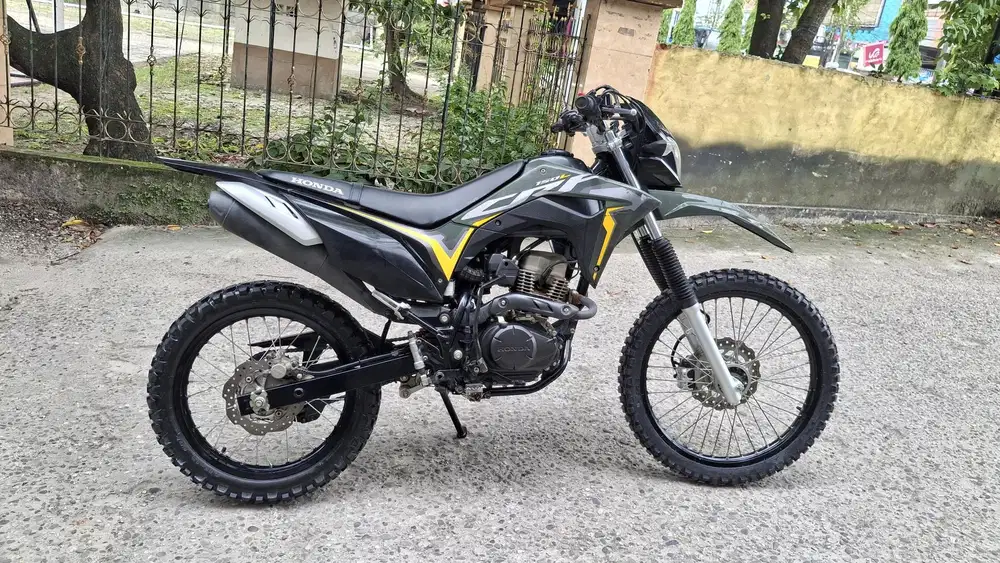 Dijual cepat Honda CRF tahun 2025