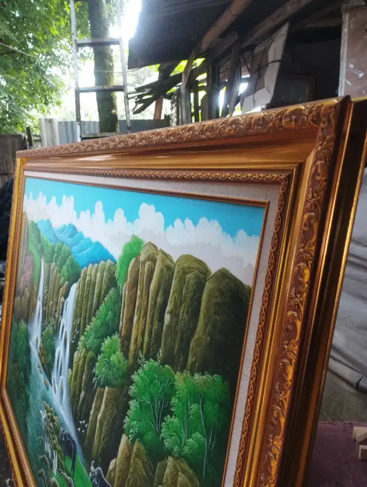 lukisan kanvas pemandangan air terjun dan kerbau + frame premium