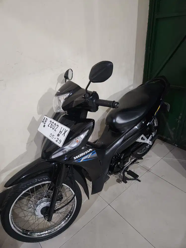Revo fit injeksi  hitam 2018 gbm bisa tunai atau kredit 442rb/3thn