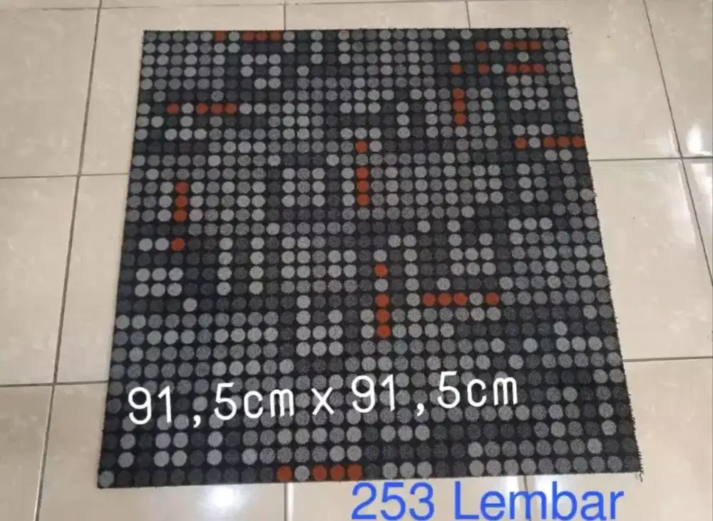 KARPET TILE 91X91 CM TEBAL 8 MM