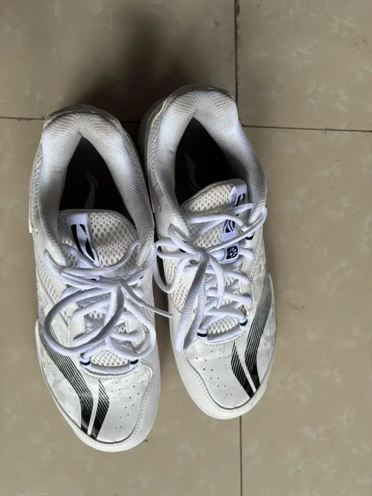 Sepatu Lining Sound Wave 4