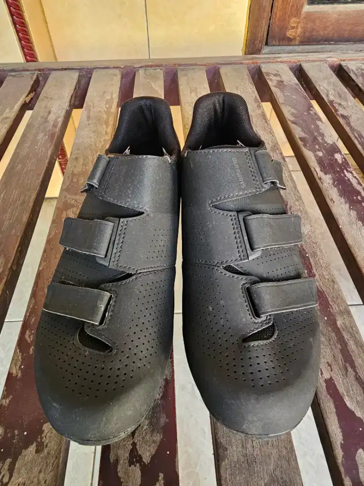 Sepatu Shimano Rc1