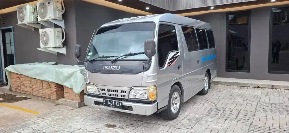 DIJUAL ELF MICROBUS NHR 55 TAHUN 2017