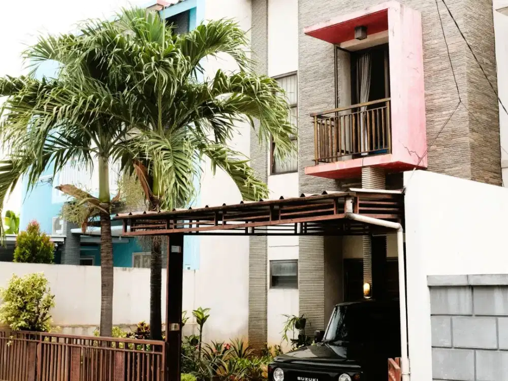 Rumah townhouse dekat pasar kebayoran lama Jakarta selatan bebas banjir