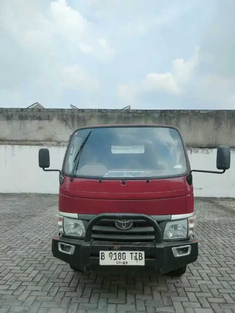 Toyota Dyna 130 HT Towing