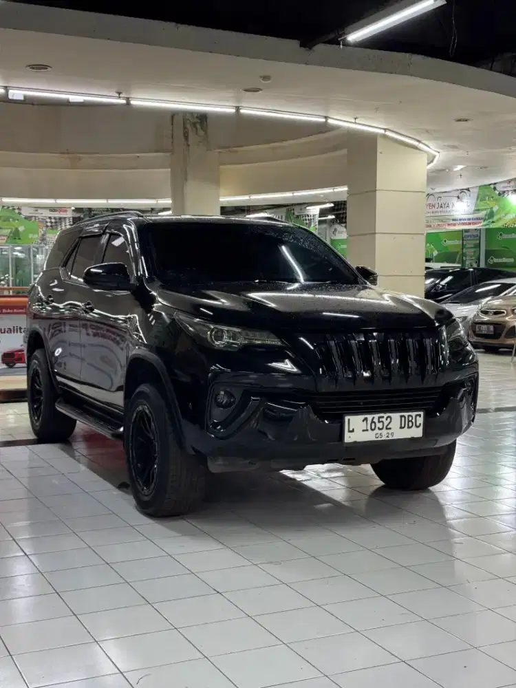 Toyota Fortuner VRZ 2.4 Diesel 2016 Hitam Matic / AT ISTIMEWA BOSS !!