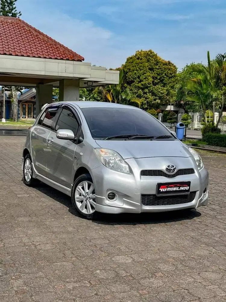 Dp 9 jt Toyota Yaris e matic 2012