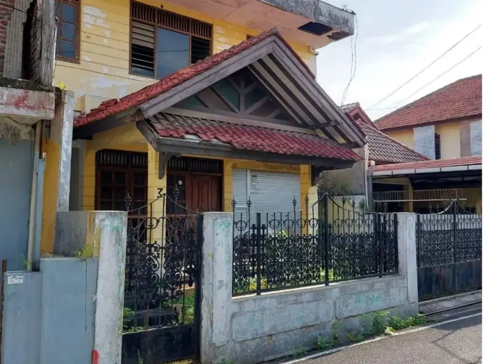 Dijual Rumah Lokasi Strategis Dekat Dengan Kampus UNIKA Di Jl. Menoreh Timur Semarang