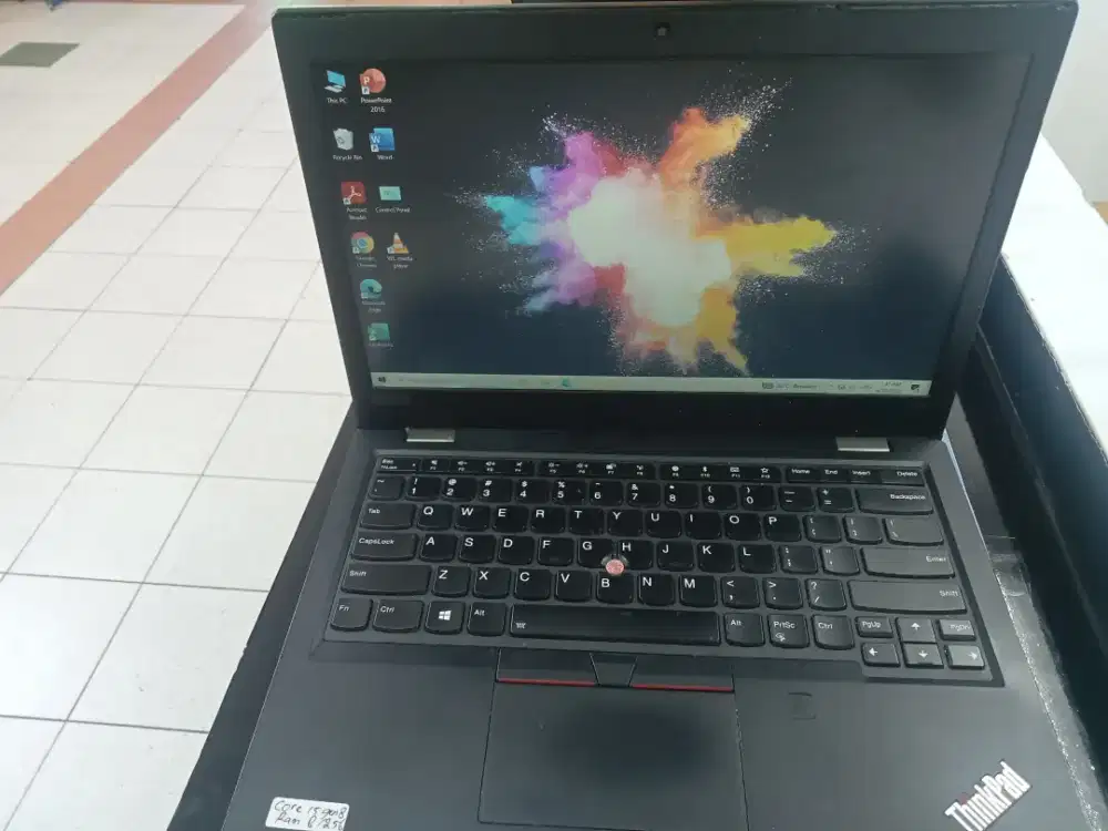 lenovo thinkpad core i5 8250U
ram 8GB
SSD 256GB