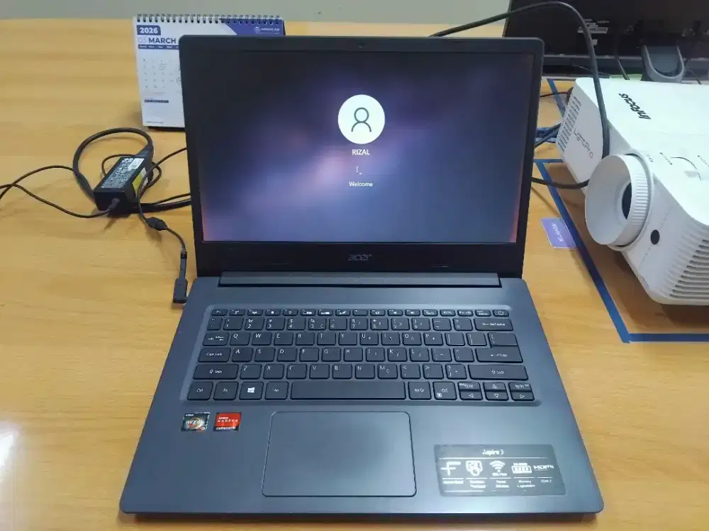 Dijual cepat laptop Acer aspire Ryzen 3
