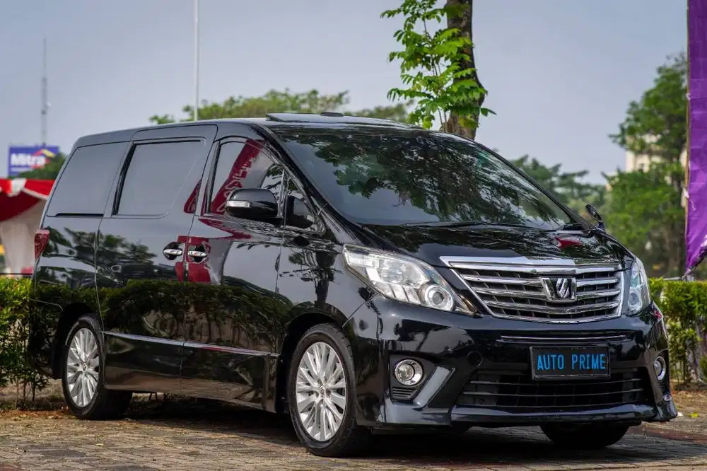 MPV Mewah, Nyaman & Elegan Toyota Alphard 2.4 S 2012