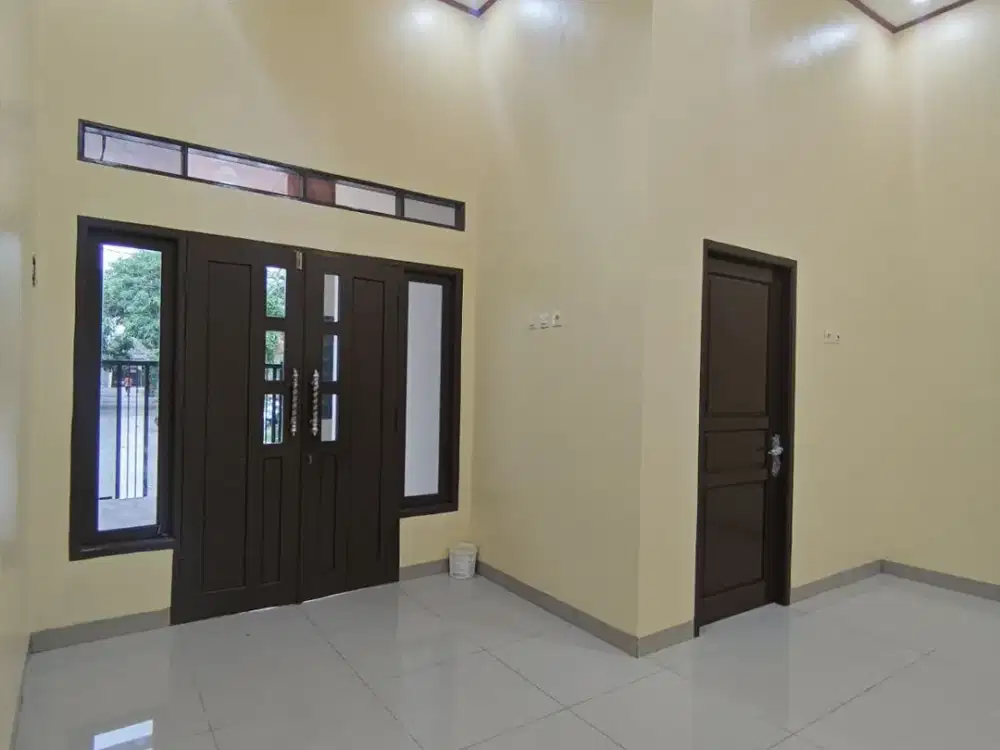 Dijual Unit Baru Taman Kebalen / MGC 3 bangunan fresh, dan siap huni. Cocok untuk tempat tinggal maupun investasi.