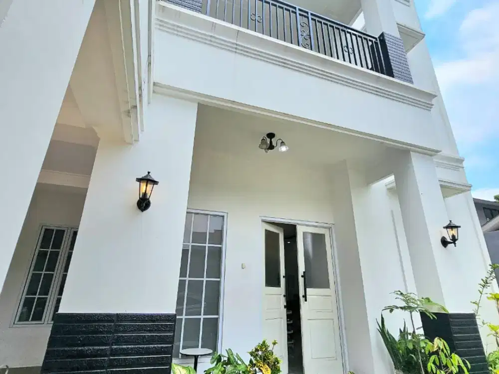 Dijual Rumah Mewah 3 Lantai Dalam Cluster Hadap Utara Lokasi Strategis Dekat British School di Sektor 7 Bintaro LR-16086