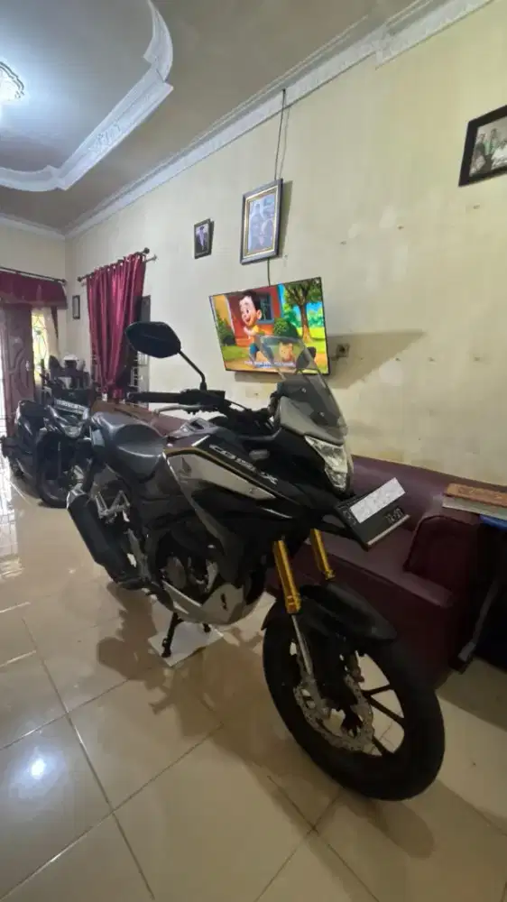 CB150X 2022 LENGKAP MULUS DAN SEHAT