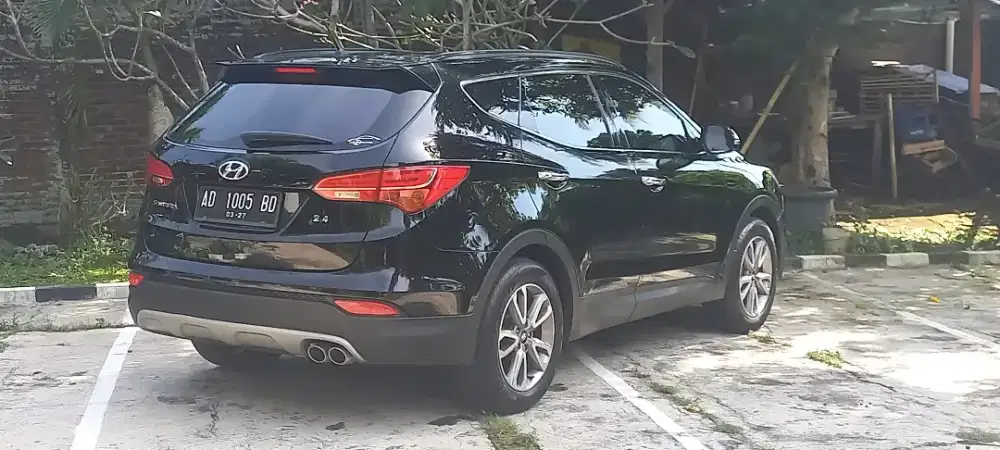 Hyundai Santafe 2.4 hitam istimewa low KM