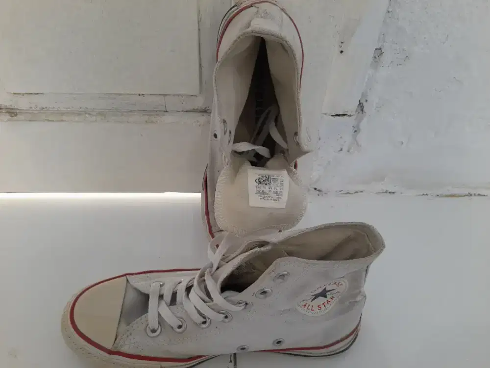 Sepatu pakaian sehari hari