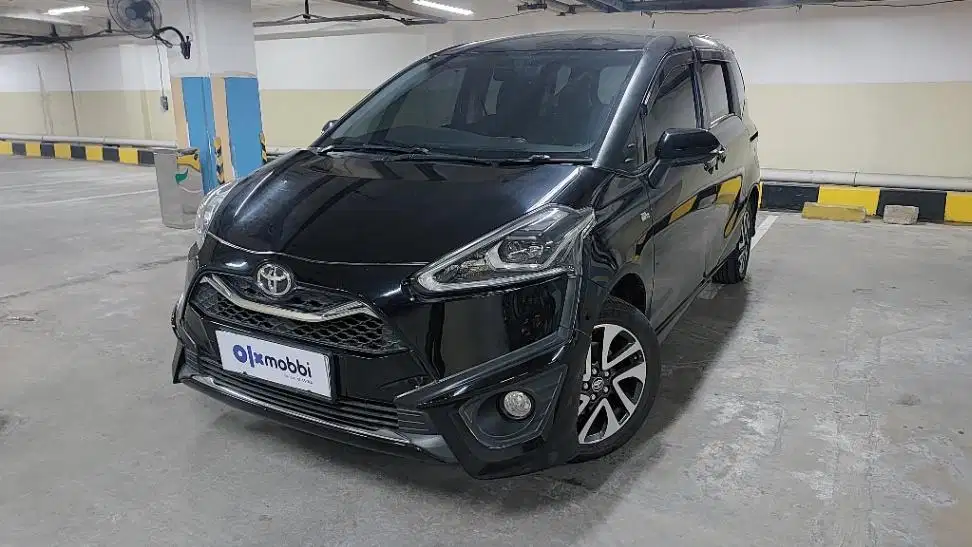 DP MURAH Toyota Sienta 1.5 Q Bensin-AT 2021 Hitam CARZB