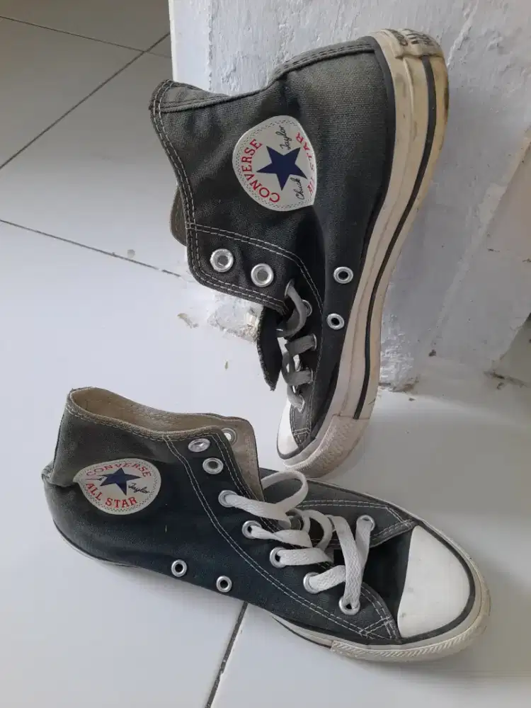 Sepatu pakaian pribadi
