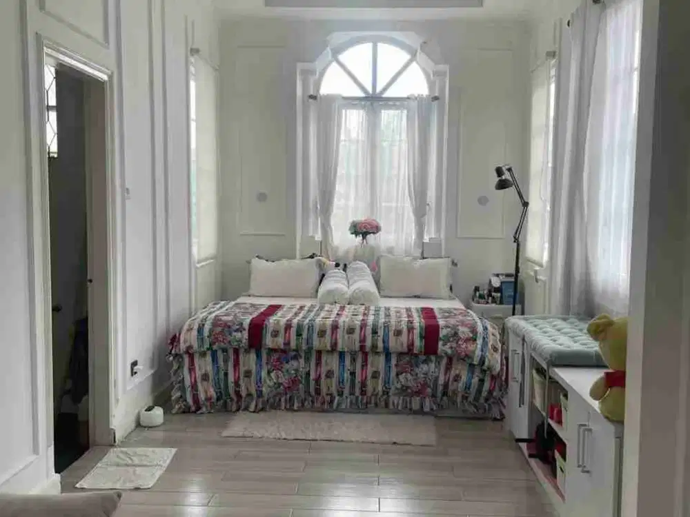 Rumah cantik, dijual cepat, second bulevar