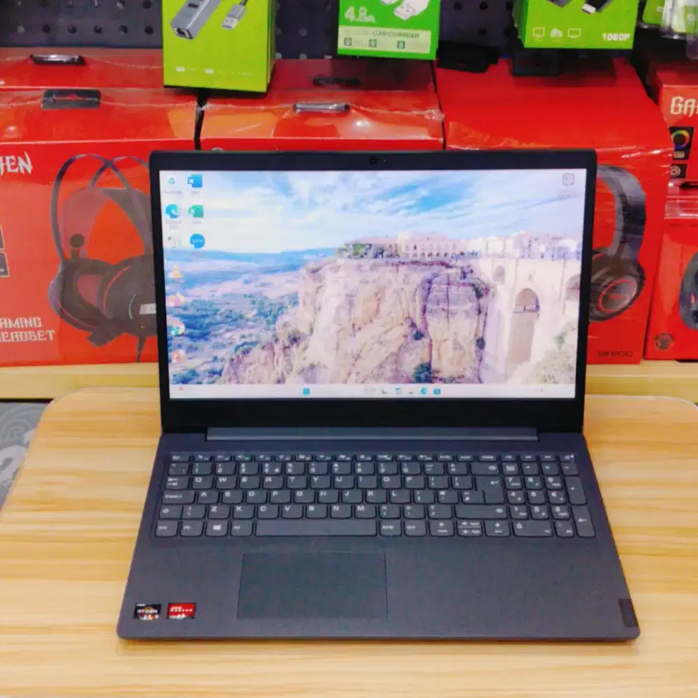 Di Jual Laptop Lenovo V15 Ryzen 3 3250U 8/256GB - Mulus Like New