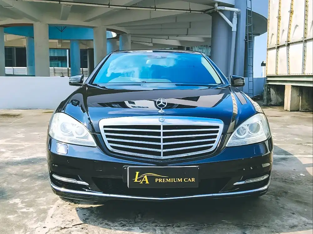 ISTIMEWA !!! Mercedes-Benz S300L W221 2011