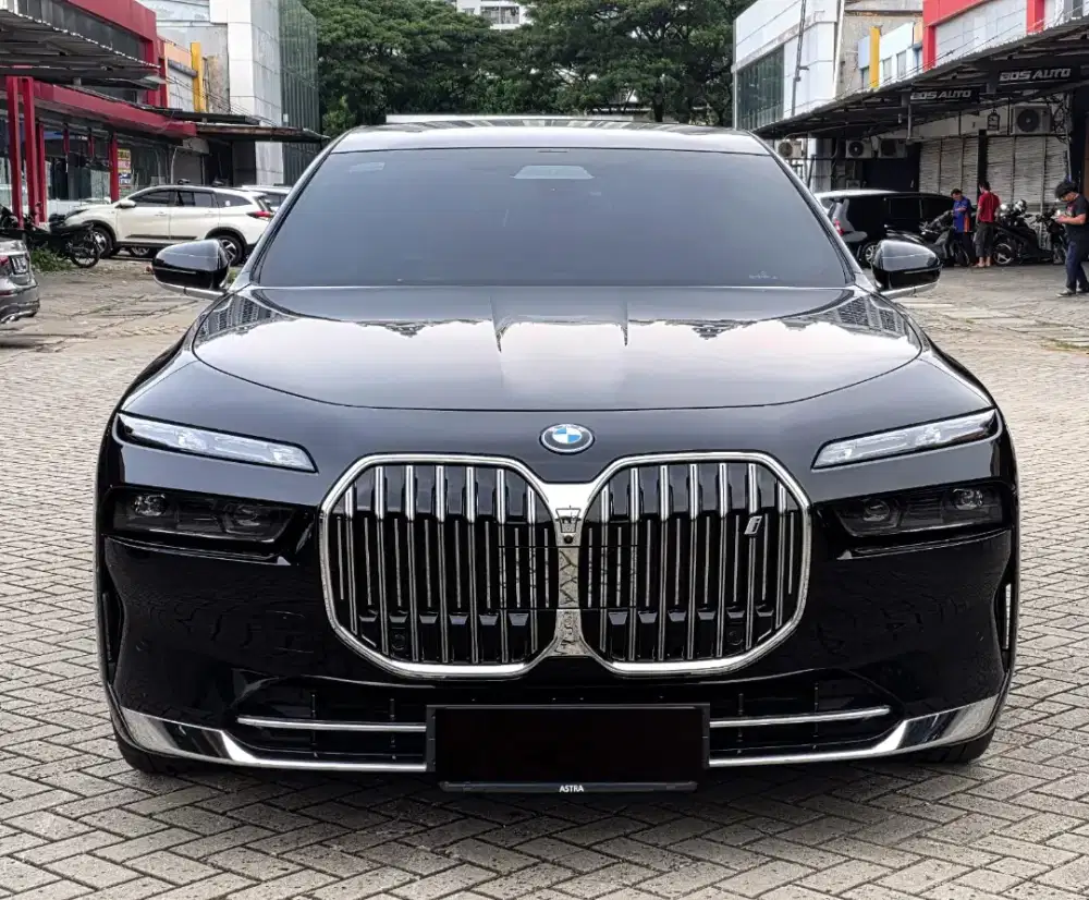 BMW I7 EV NIK : 2024