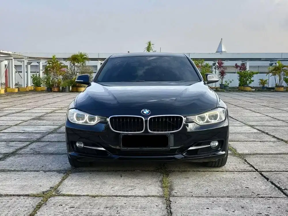 BMW F30 Sport 320i 2.0 AT 2014
