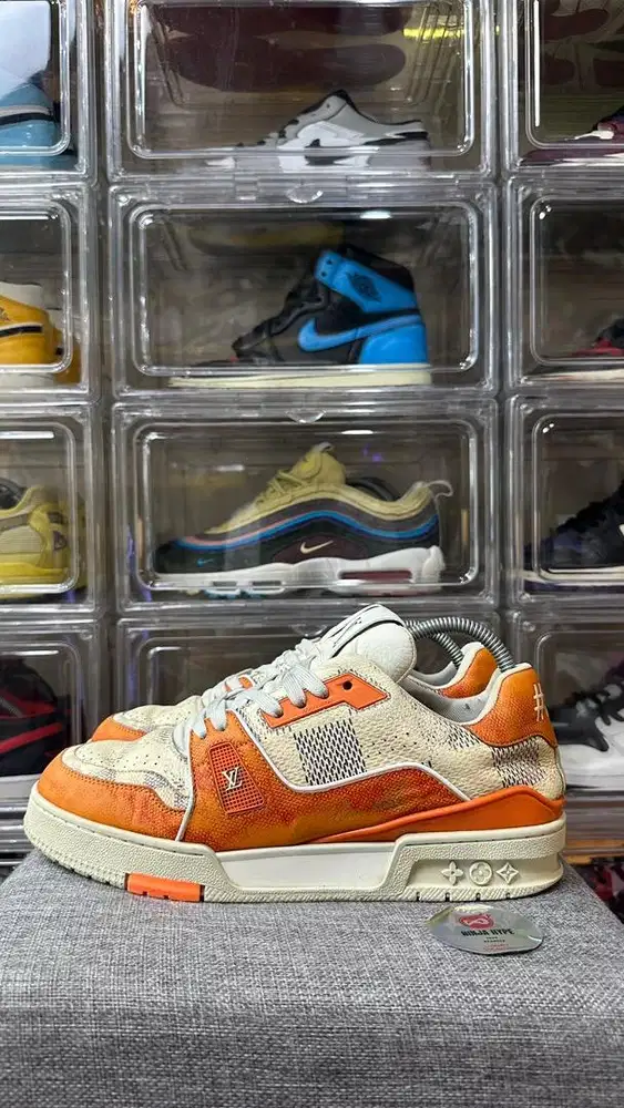 LOUIS VUITTON TRAINER LOW TOP ORANGE