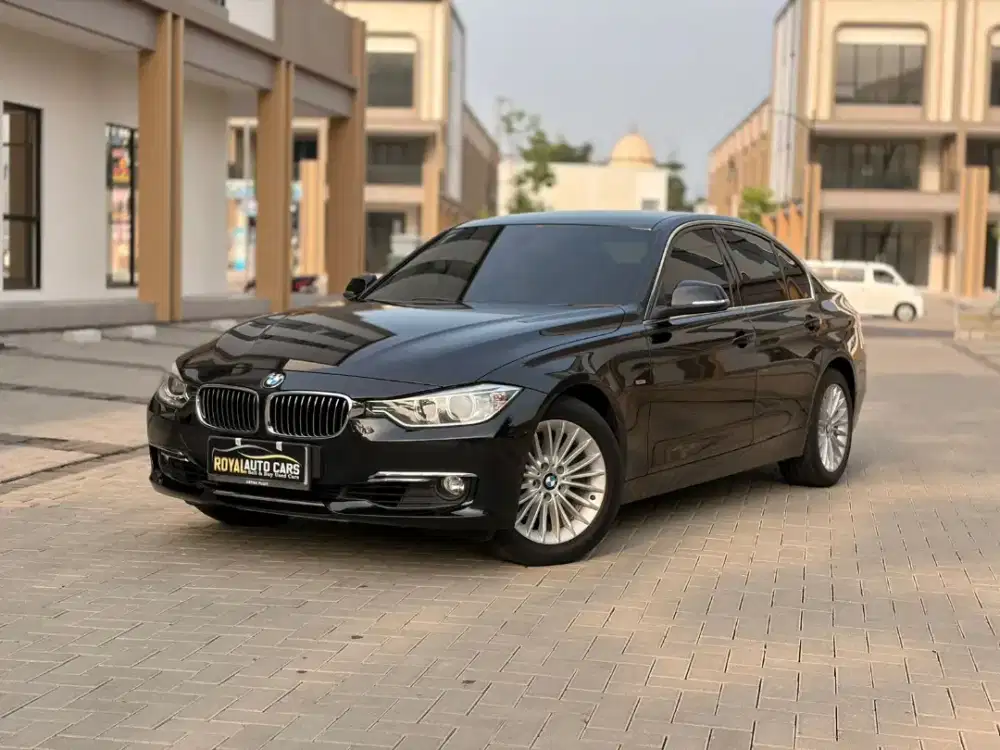 PAJAK PANJANG - COMFORT ACCES BMW 320i Luxury F30 AT
2016