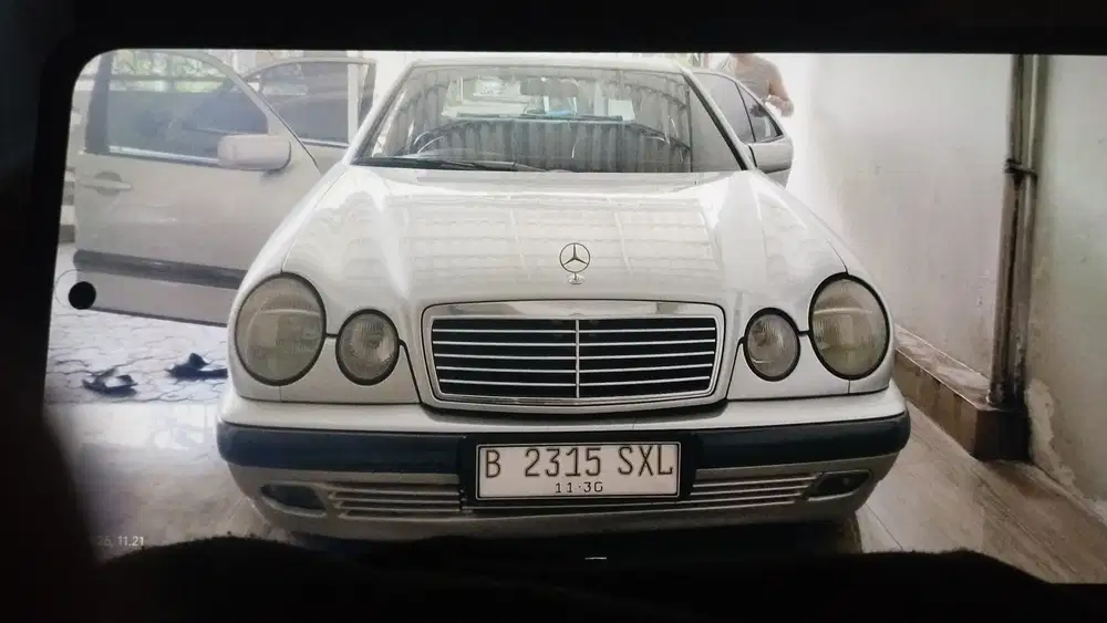 Mercedes-Benz E230 1997 Bensin