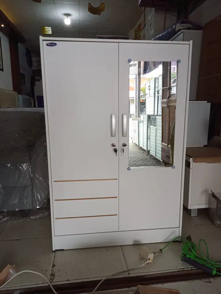 LEMARI PAKAIAN 2 PINTU KARIN