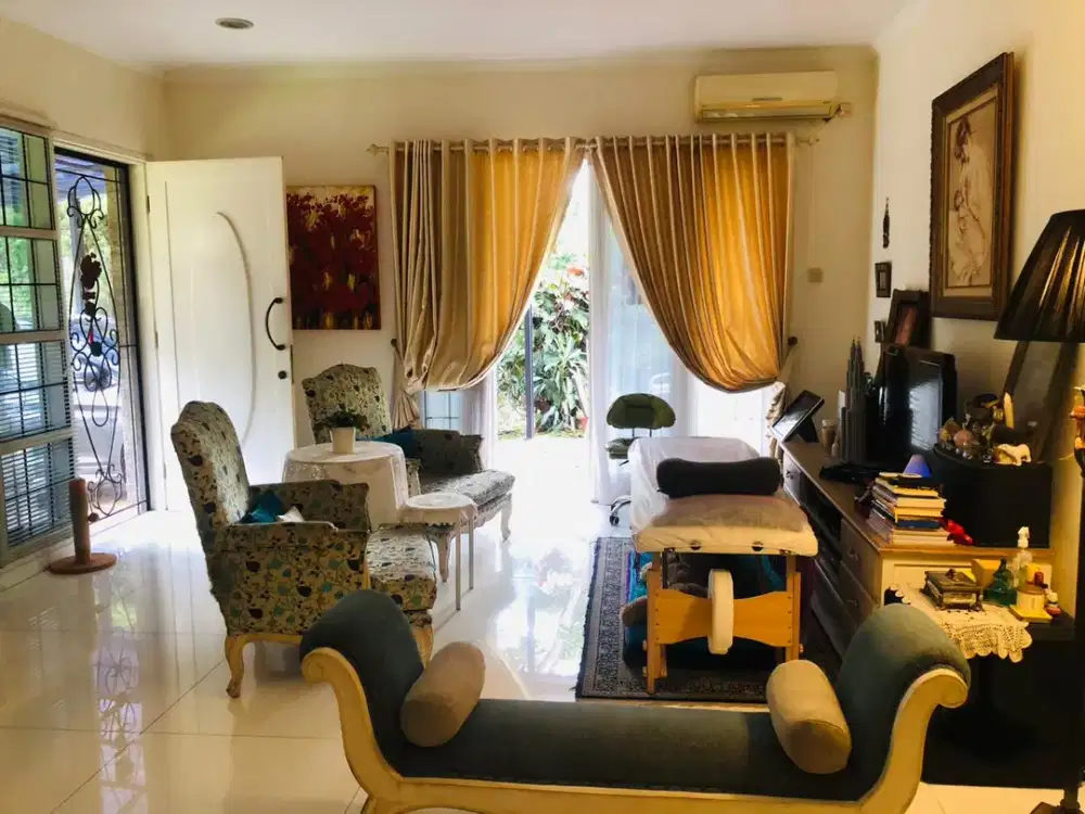 Dijual Rumah Strategis 2 Lantai Semi Furnished Dekat Stasiun Sudimara di Sektor 9 Bintaro  Nt-15944