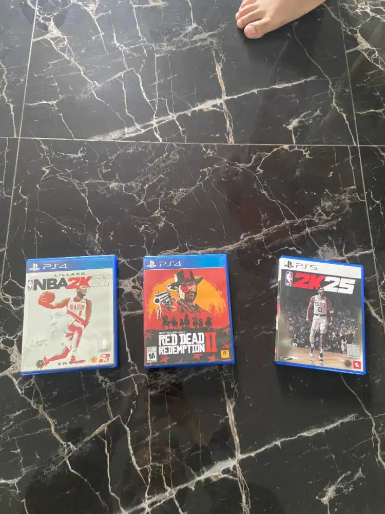 BISMILLAH WTS KASET PS 4 &5.