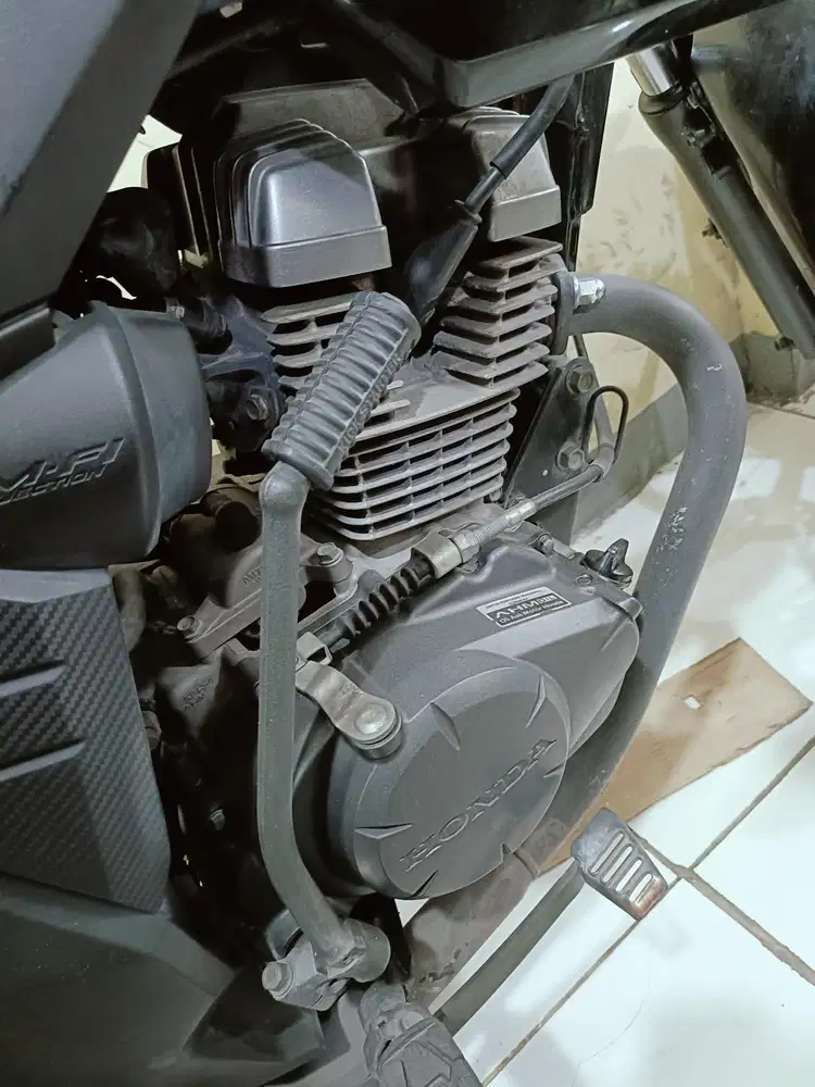 W Gresik HONDA CBVERZA 150 2019 BISA KREDIT