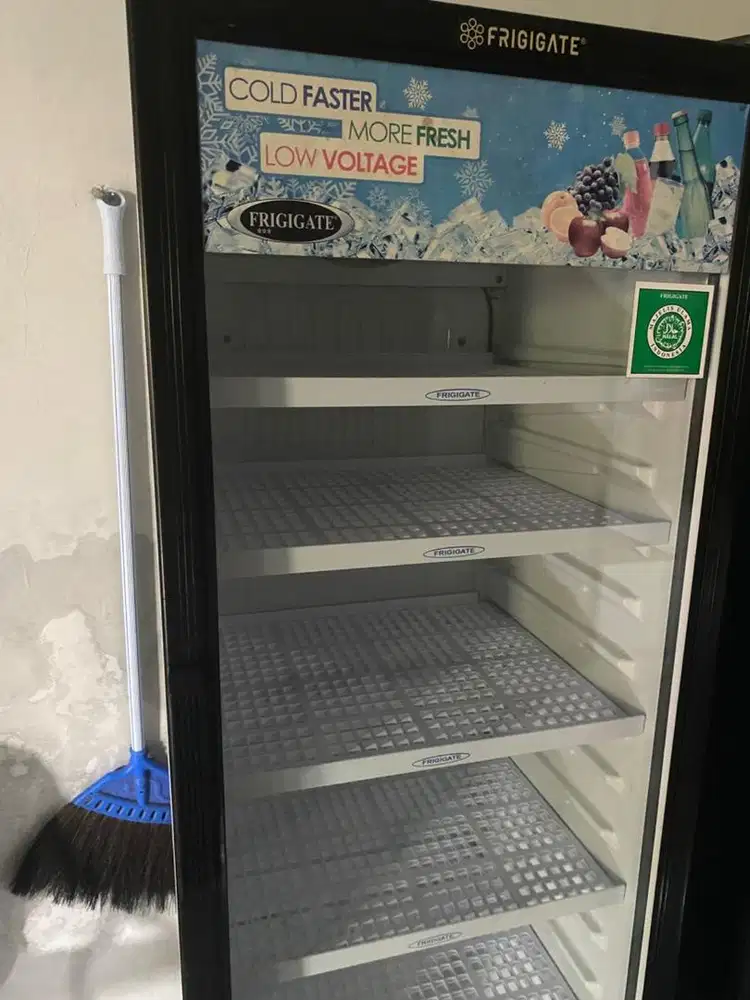 dijual showcase bagus