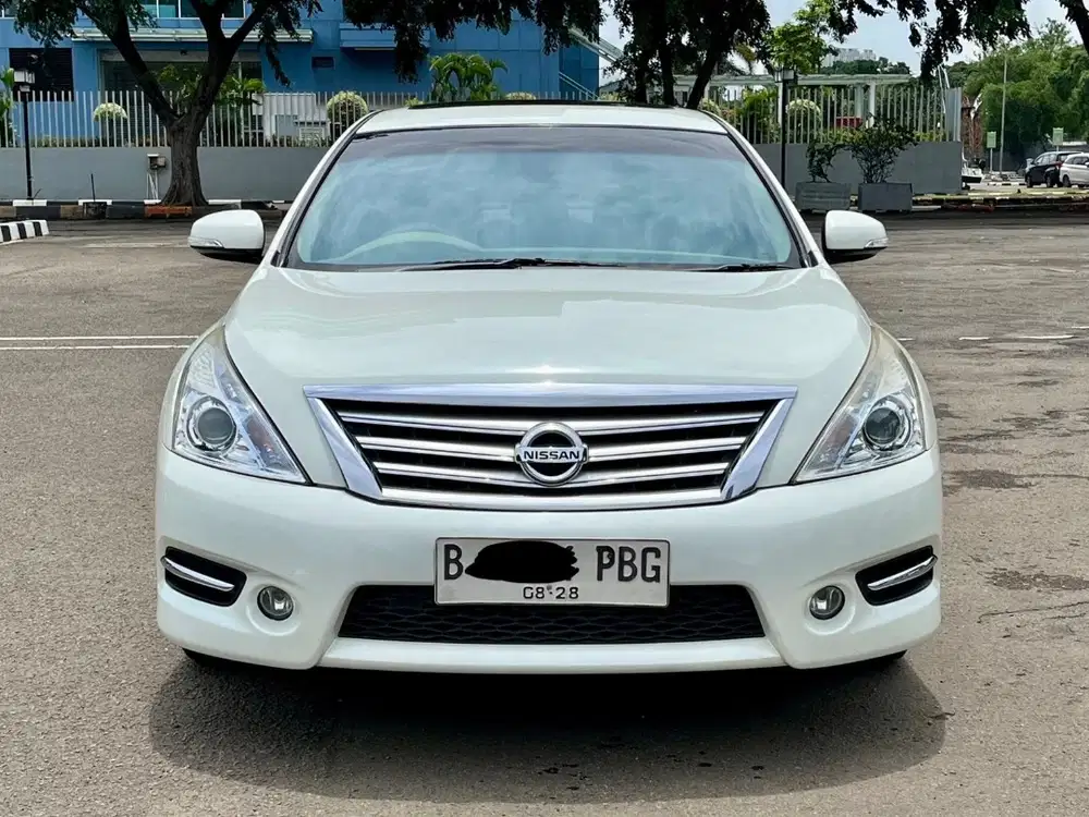 NISSAN TEANA XV AT PUTIH 2013
