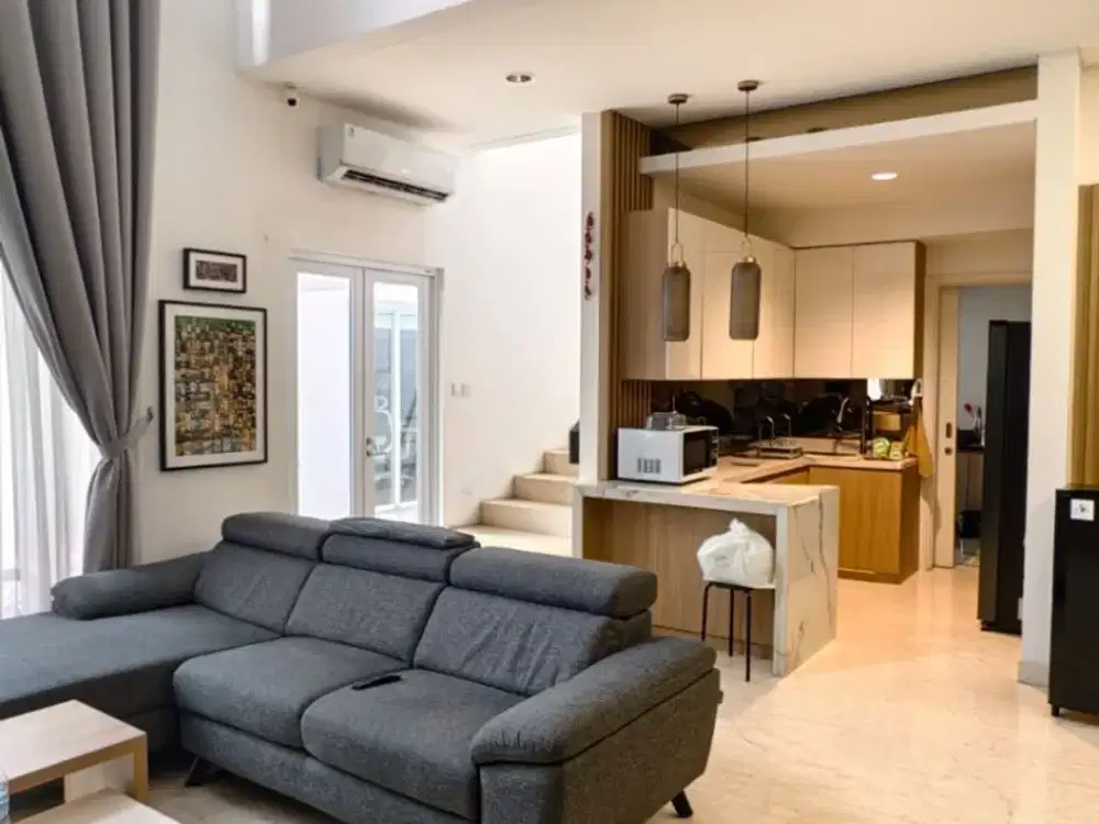 Dijual Rumah Siap Huni di The Riviera 2, (4BR), Jakarta Barat (Nego)