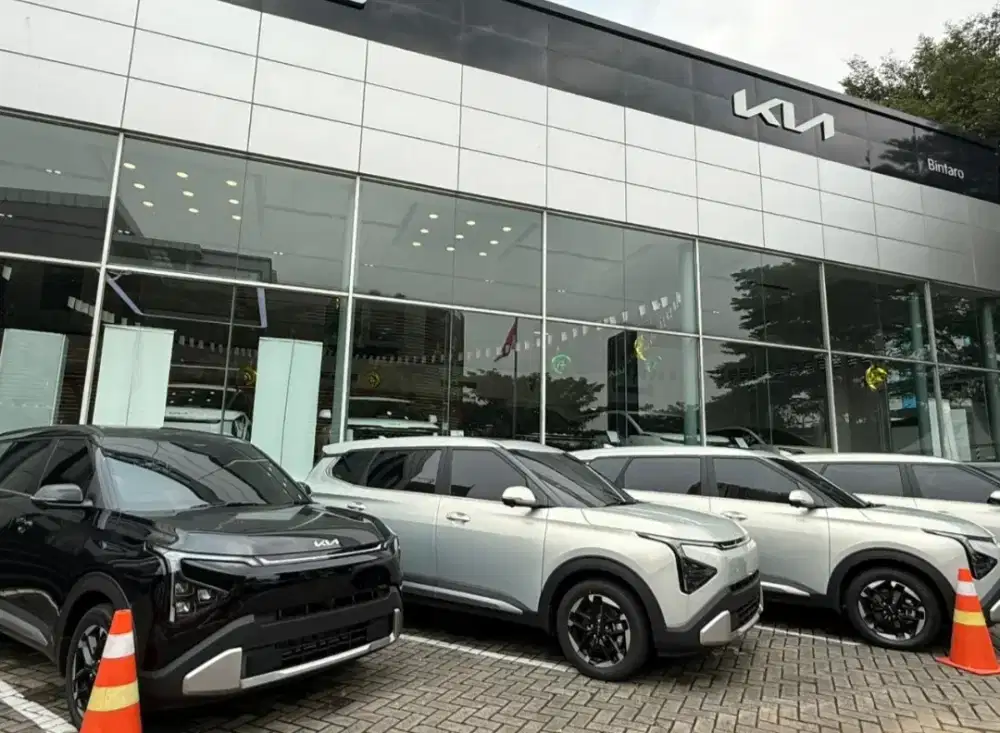 Kia Carens Signature Motion Trendy Bunga 0% Terima Tukar Tambah