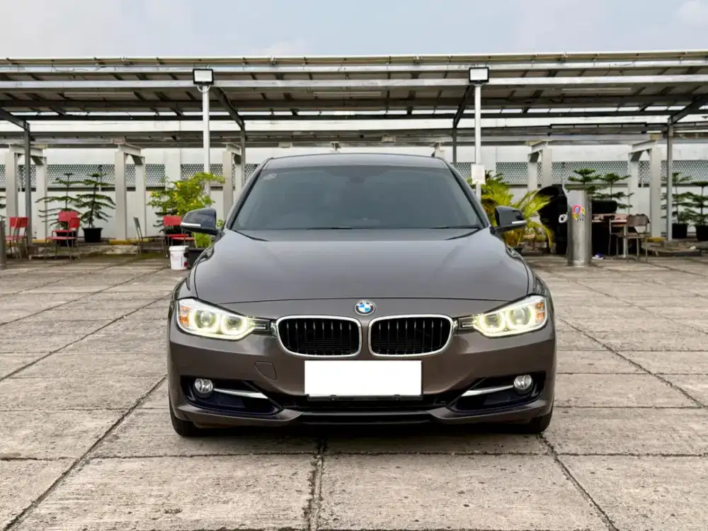 KM 19 RB BMW 320i SPORT AT 2013 BENSIN
